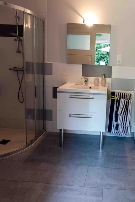 Maison Et Jardin 2Chambres 2Salles De Bain Séné 外观 照片